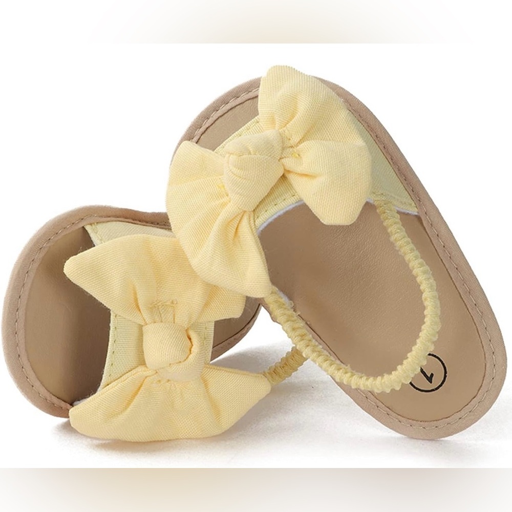 NEW Baby Girl Yellow Bow Sandals Size 3